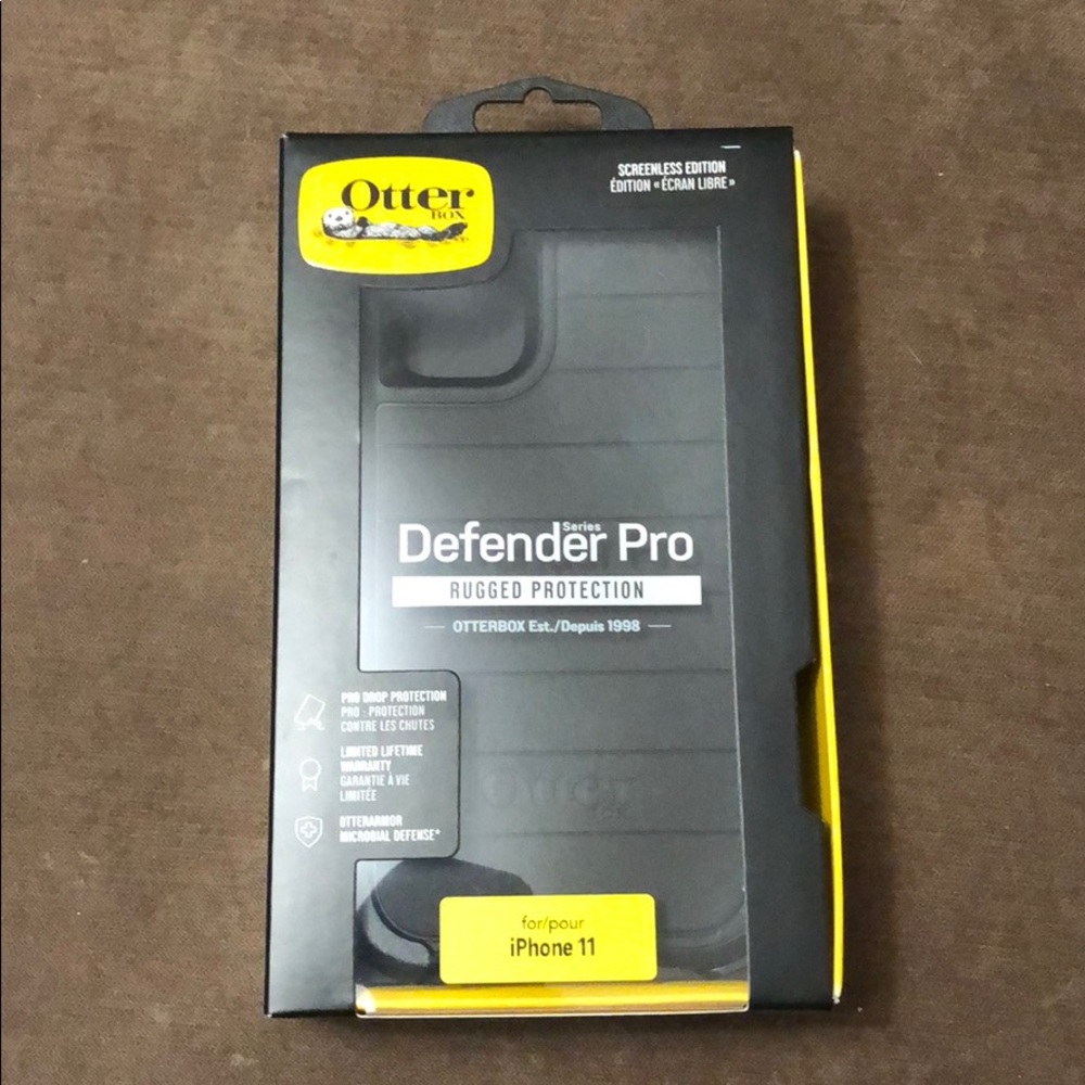 iPhone 11 Otterbox Defender Series Pro In Black